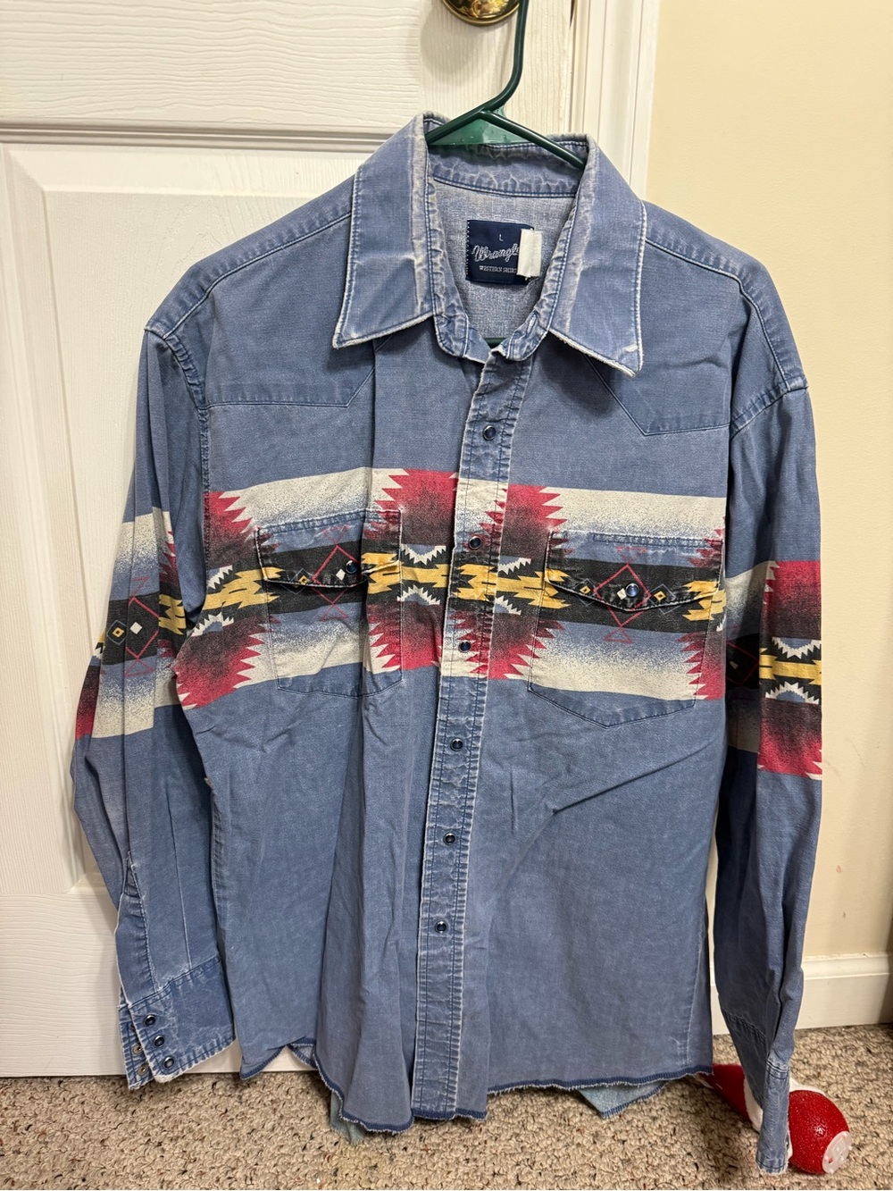 Vintage Wrangler Southwestern Print Button-Up Shirt large
